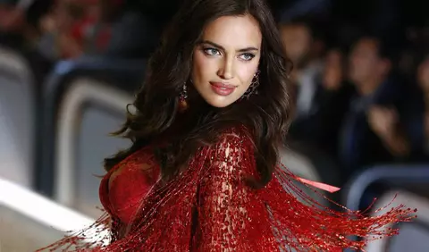 Irina Shayk ne surprinde din nou cu trupul sau perfect