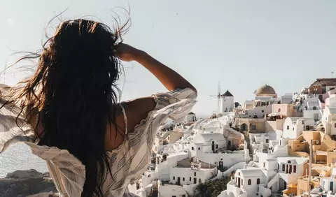 6 modalitati prin care iti poti mentine parul sanatos si hidratat pe perioada verii