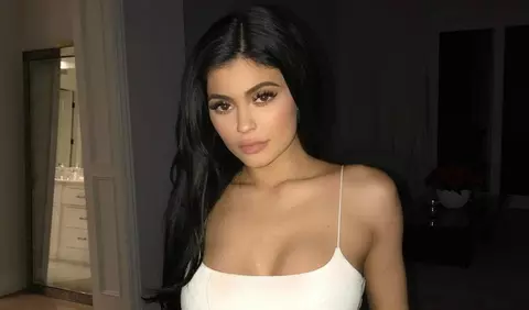 Kylie Jenner a dezvaluit cat valoreaza linia ei de cosmetice