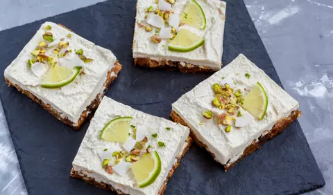 Prajitura cu fistic si nuca de cocos, fara coacere