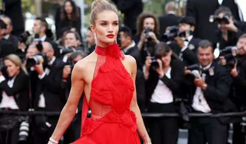 Rosie Huntington-Whiteley arata incredibil la 3 luni de la nasterea primului copil