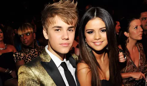 Selena Gomez si Justin Bieber formeaza din nou un cuplu?