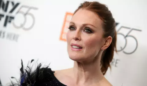 Julianne Moore declara ca a fost hartuita de regizorul James Toback