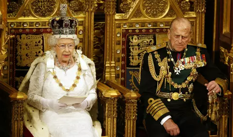 Unde au fost ascunse bijuteriile Coroanei Britanice în timpul celui de-al Doilea Război Mondial