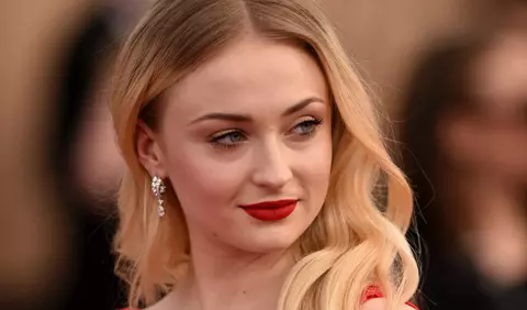 Sophie Turner, Sansa din Game of Thrones, și-a ales domnișoara de onoare