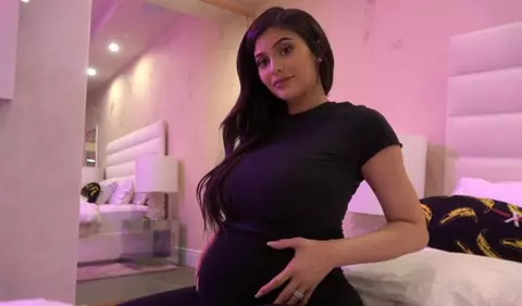 Kylie Jenner a dezvăluit numele complet al fiicei ei și nu e ce se așteptau fanii
