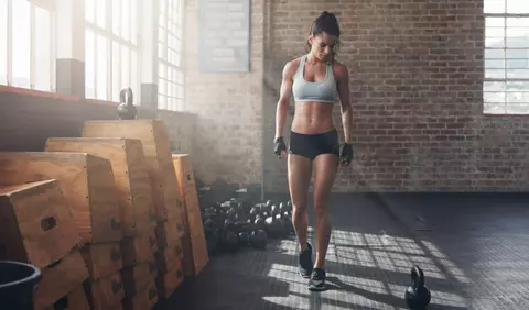 5 motive pentru care antrenamentele programate la finalul zilei îți vor schimba viața