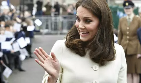 Detaliul neobișnuit pe care probabil nu l-ai observat până acum la mâinile lui Kate Middleton