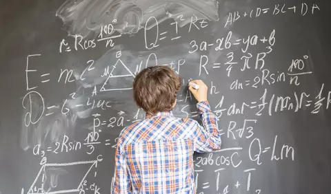 8 lucruri care mă enervează la învățământul românesc