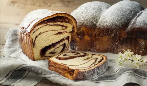 Cozonac bicolor, un deliciu pentru masa de Paște