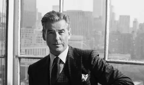 O pictură realizată de actorul Pierce Brosnan s-a vândut pentru o sumă record