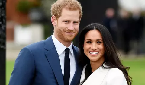 Regina Elisabeta a II-a are o imagine nemaivăzută cu Prințul Harry și Meghan Markle în Palatul Buckingham