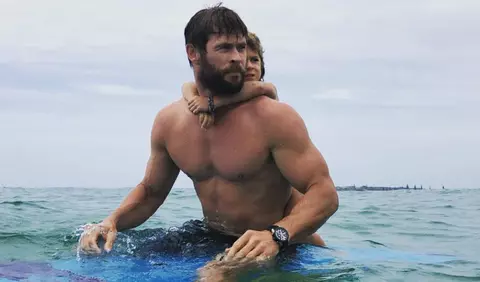 Chris Hemsworth, aka Thor, este cel mai cool tată, iar acest video este dovada!