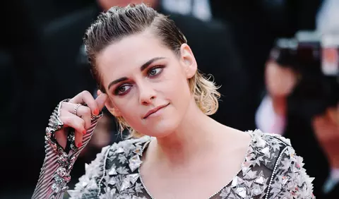 Kristen Stewart, protest în picioarele goale pe covorul roșu de la Cannes