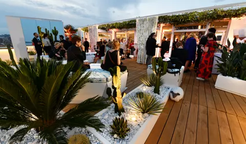 (P) The Mouton Cadet Wine Bar