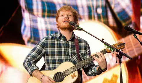 Ed Sheeran, cel mai bine plătit muzician al anului. Le-a devansat pe Beyonce, Adele, Katy Perry și Taylor Swift