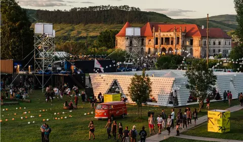 Electric Castle este locul unde TREBUIE să ajungi vara asta!