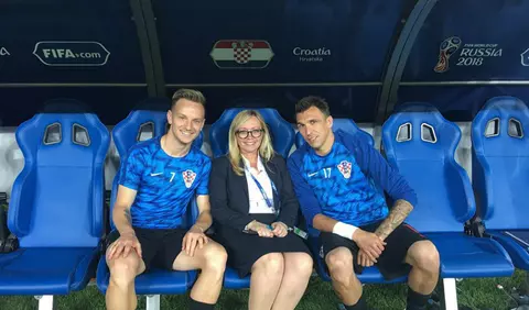 Cine sunt cele două femei care fac istorie la Campionatul Mondial de Fotbal