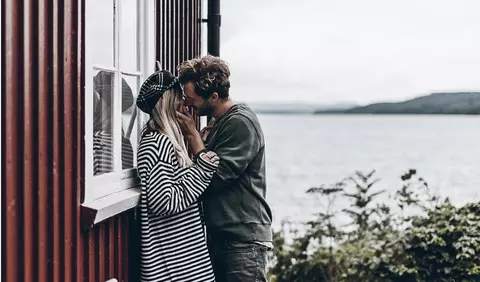 7 lucruri pe care le face un partener loial atunci când treceți printr-o perioadă dificilă