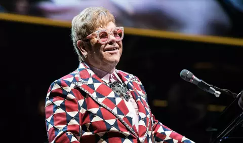 Elton John povestește experiența unui Crăciun memorabil în cea mai emoționantă reclamă a anului