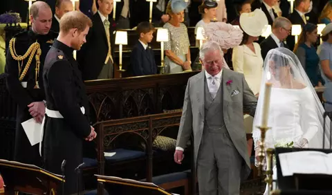 Prințul Harry a dezvăluit ce s-a întâmplat când i-a cerut Prințului Charles să o conducă pe Meghan Markle la altar