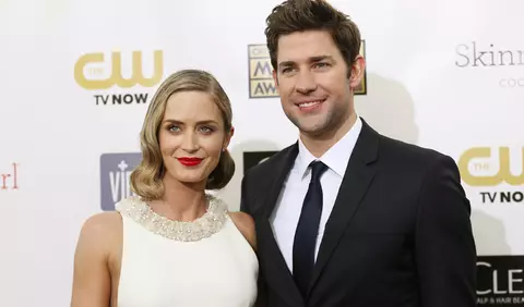 Emily Blunt glumește spunând că numeroase persoane au avertizat-o că filmul "A Quiet Place" îi va aduce divorțul de John Krasinski