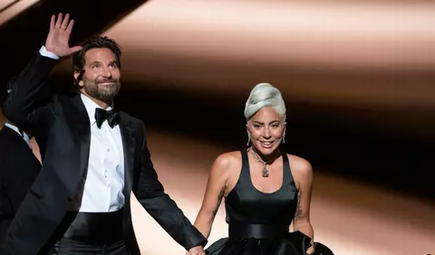 Fosta soție a lui Bradley Cooper vorbește despre chimia acestuia cu Lady Gaga din timpul duetului de la Premiile Oscar 2019