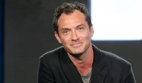 Jude Law, într-o ipostază inedită și.. HOT, pe platourile de filmare