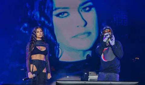 ANTONIA, super stylish, sexy, spirited la concertul "Nocturn" al celor de la Carla's Dreams