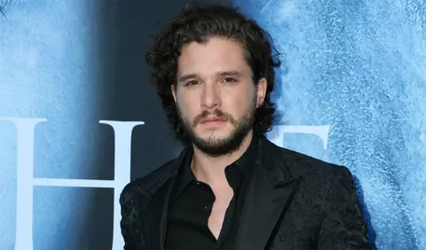 Kit Harington s-a internat într-un centru de reabilitare din cauza problemelor cauzate de stres și alcool
