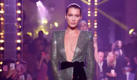 Bella Hadid își cere scuze pentru comportamentul ei, după ce a fost acuzată de fani de rasism