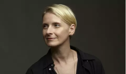 Elizabeth Gilbert: Fără umor suntem pierduți!