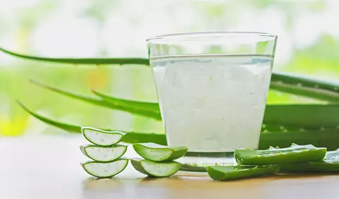 Tot ce trebuie să știi despre beneficiile sucului de aloe vera