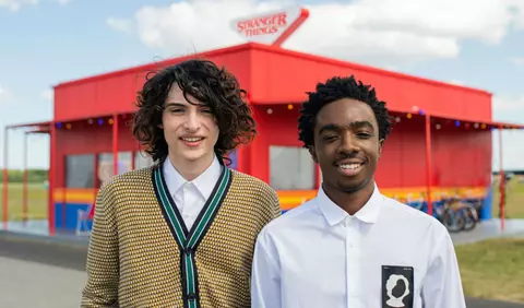 Actorii din Stranger Things vorbesc despre adolescența în fața camerelor de filmat