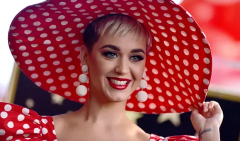 Katy Perry este acuzată de hărțuire sexuală