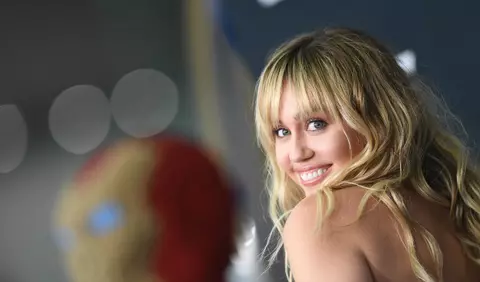 Miley Cyrus este internată în spital, iar modul în care își păstrează optimismul te va amuza