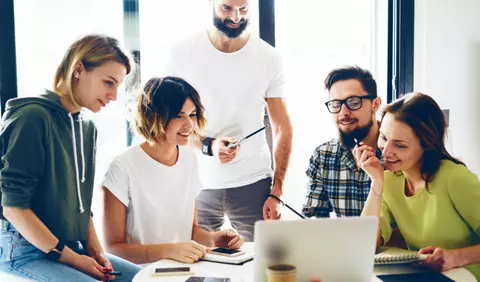 77% dintre români cred că IT-ul va fi cel mai căutat domeniu în viitor, iar aptitudinile care vor conta cel mai mult pentru angajatori vor fi creativitatea, adaptabilitatea și capacitatea de a lucra bine în echipă