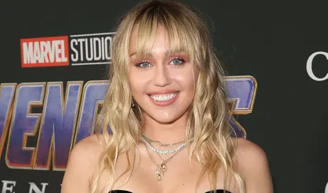 Un video postat de Cody Simpson cu Miley Cyrus pe Instagram a stârnit controverse