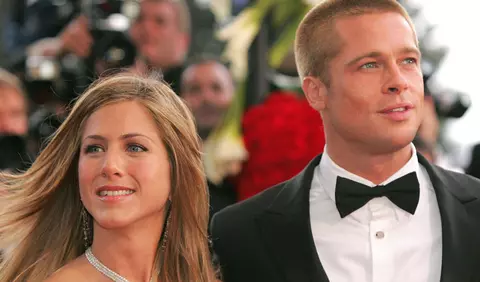 Brad Pitt a fost prezent la petrecerea de Crăciun organizată de Jennifer Aniston dovedind că ei sunt în continuare prieteni