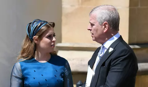 Prințesa Beatrice a anulat petrecerea de logodnă în urma scandalului în care este implicat tatăl ei, Prințul Andrew