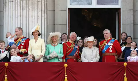Regina Elisabeta a II-a și Prințul Charles, întâlnire de urgență pentru a discuta despre Prințul Andrew
