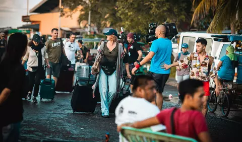 Concurenții Asia Express, părăsiți într-o piață de pește înainte de începerea cursei