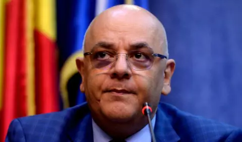 Cum să ne protejăm de coronavirus atunci când mergem cu mașina. Ce spune Raed Arafat
