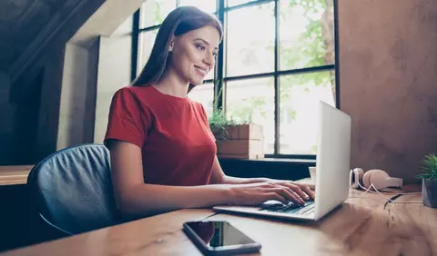 eJobs România: Românii iau cu asalt piața muncii – aproape 1 milion de aplicări la joburi au fost înregistrate în ultima lună