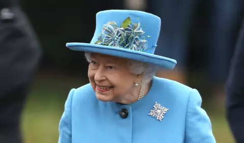 Regina Elisabeta a II-a a scos la vânzare propria marcă de gin