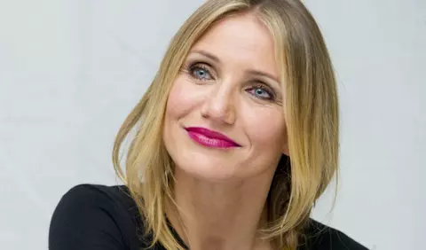 Cameron Diaz dă lecții de gătit și nu putem să nu îi admirăm superba bucătărie