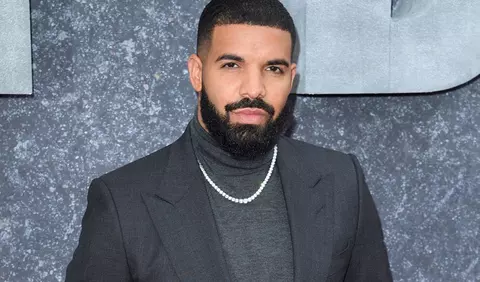 Drake a publicat o poză inedită cu fiul său în prima zi de școală a acestuia
