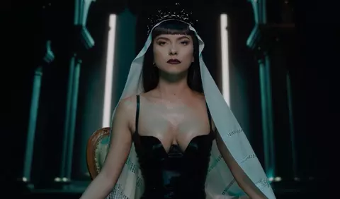 Read my lips, noul clip spectaculos lansat de INNA