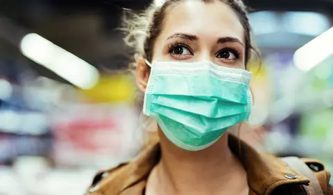 Vizieră sau mască de protecție? Care te protejează mai bine de coronavirus?