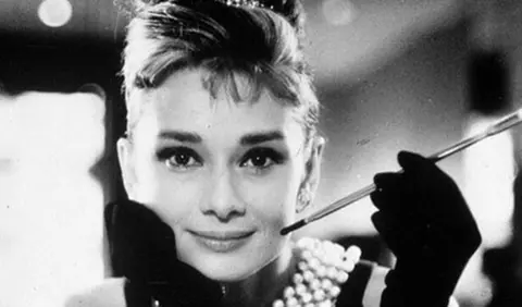 Fiul lui Audrey Hepburn a scris o carte de copii despre viața mamei sale